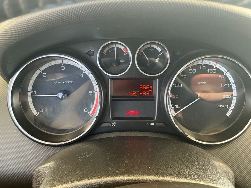 Peugeot 308 1.6 HDi Active 2012 – снимка 4