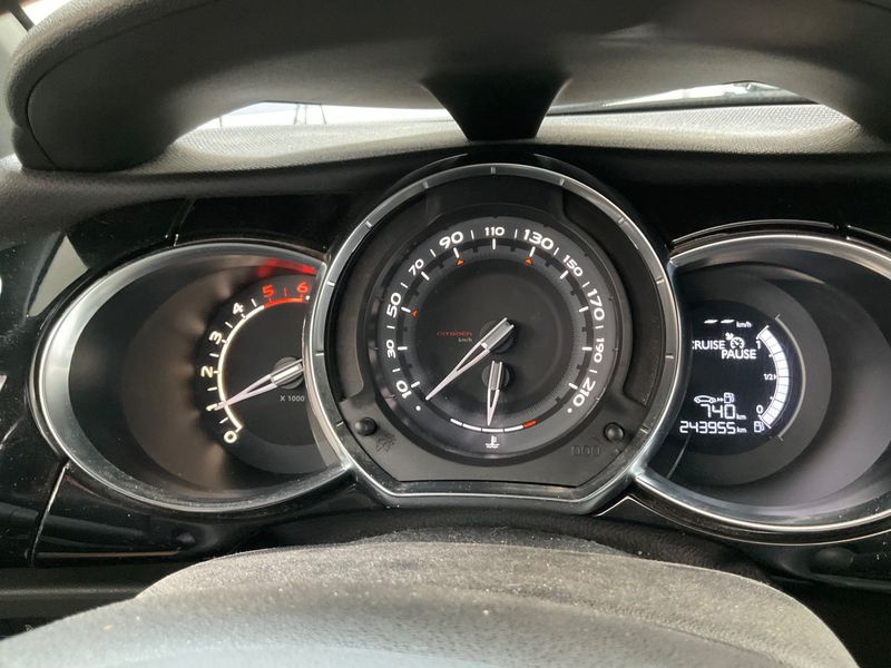 Citroen DS3 1.6 e-HDi SportChic 2013 – снимка 4