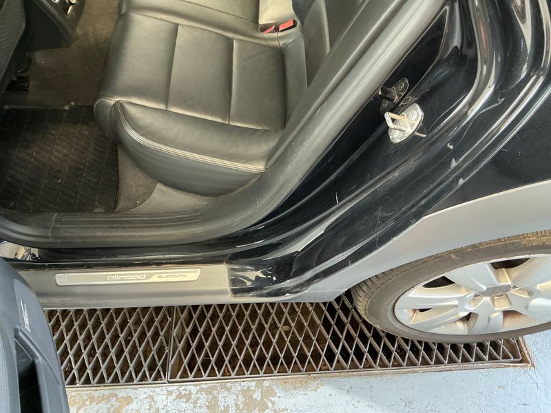 Audi A6 Allroad 3.0 V6 TDI 2009 – снимка 34