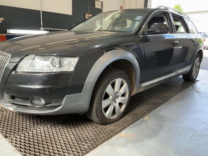Audi A6 Allroad 3.0 V6 TDI 2009 – снимка 2