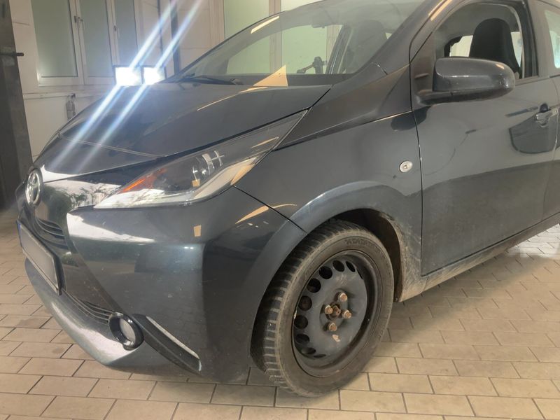 Toyota Aygo 1.0 X-Play Touch 2017 – снимка 2