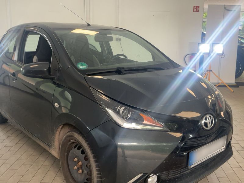 Toyota Aygo 1.0 X-Play Touch 2017 – снимка 12