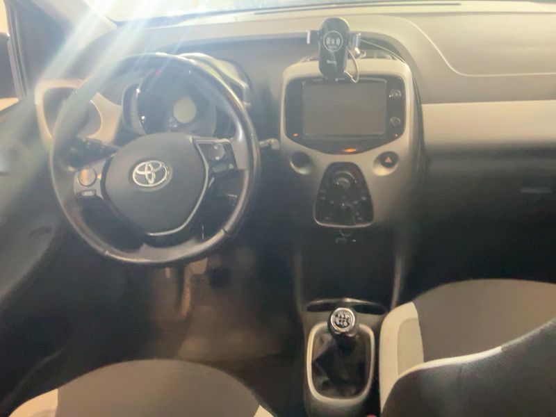 Toyota Aygo 1.0 X-Play Touch 2017 – снимка 18