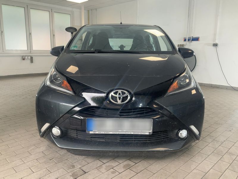 Toyota Aygo 1.0 X-Play Touch 2017 – снимка 14