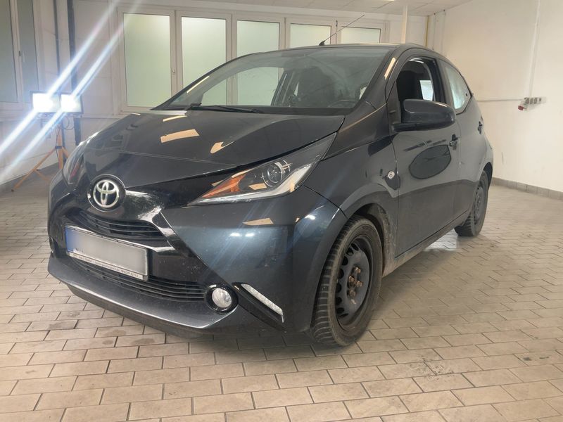 Toyota Aygo 1.0 X-Play Touch 2017 – снимка 1