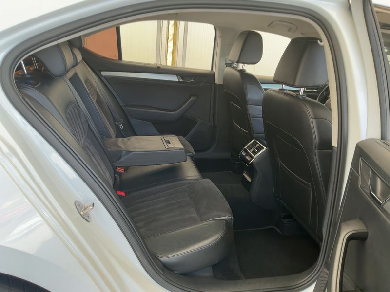 Skoda Superb 2.0 TDI Style 2015 – снимка 14