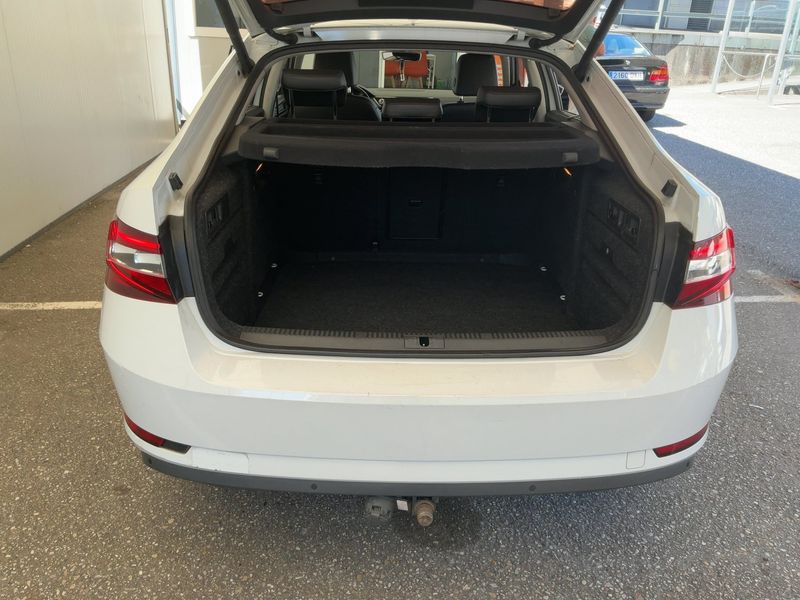 Skoda Superb 2.0 TDI Style 2015 – снимка 10