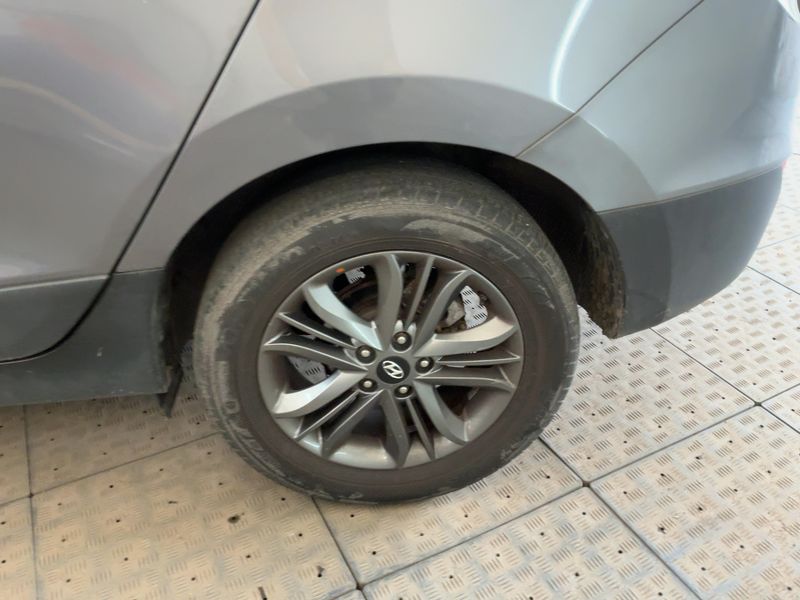 Hyundai ix35 1.7 CRDi FIFA World Cup Edition 2WD 2015 – снимка 5