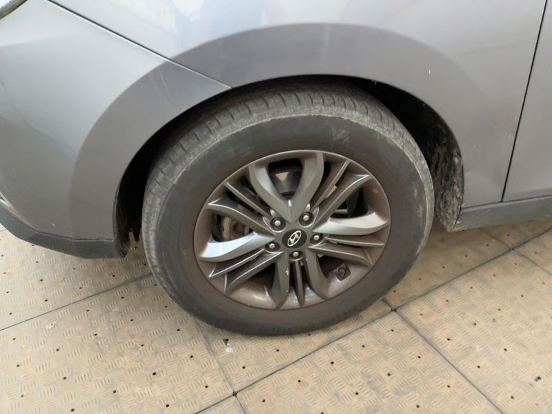 Hyundai ix35 1.7 CRDi FIFA World Cup Edition 2WD 2015 – снимка 3