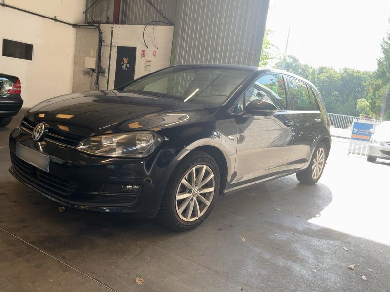 Volkswagen Golf VII 1.6 TDI Lounge BlueMotion Tech 2015 – снимка 2