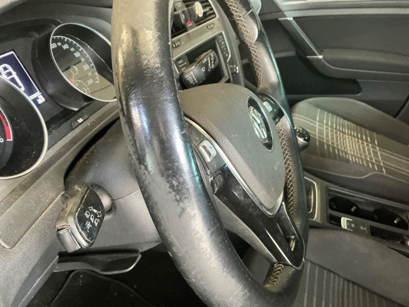 Volkswagen Golf VII 1.6 TDI Lounge BlueMotion Tech 2015 – снимка 23