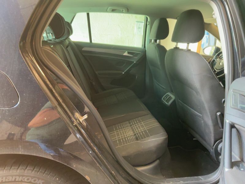 Volkswagen Golf VII 1.6 TDI Lounge BlueMotion Tech 2015 – снимка 19