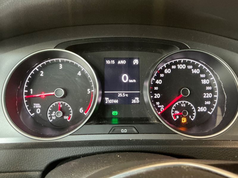 Volkswagen Golf VII 1.6 TDI Lounge BlueMotion Tech 2015 – снимка 18
