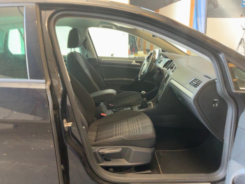 Volkswagen Golf VII 1.6 TDI Lounge BlueMotion Tech 2015 – снимка 16