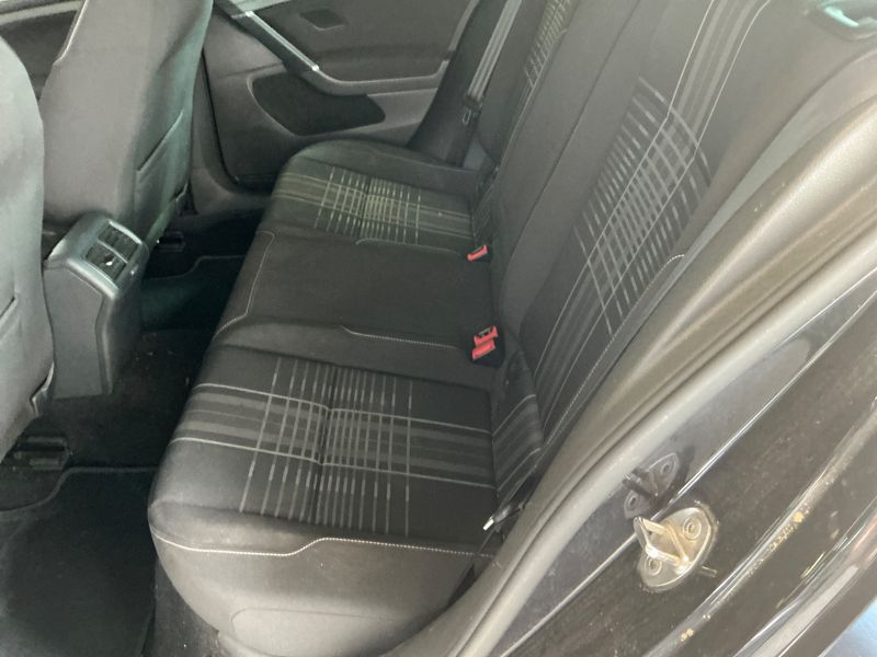Volkswagen Golf VII 1.6 TDI Lounge BlueMotion Tech 2015 – снимка 26