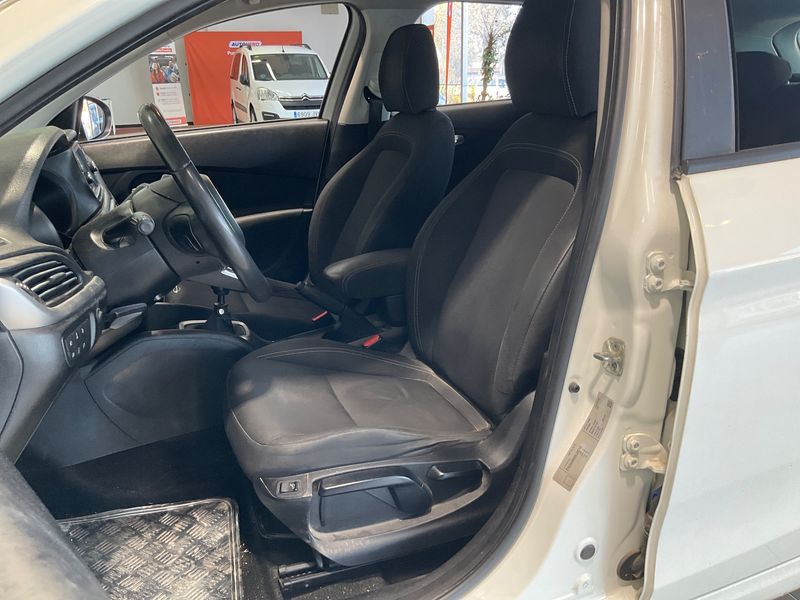 Fiat Tipo 1.4 LPG Lounge 2018 – снимка 23