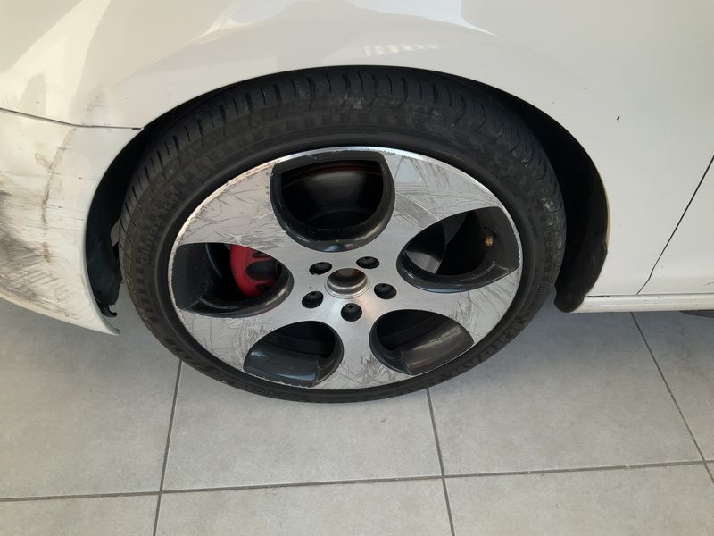 Volkswagen Golf VI 2.0 TSI GTI 2009 – снимка на щета