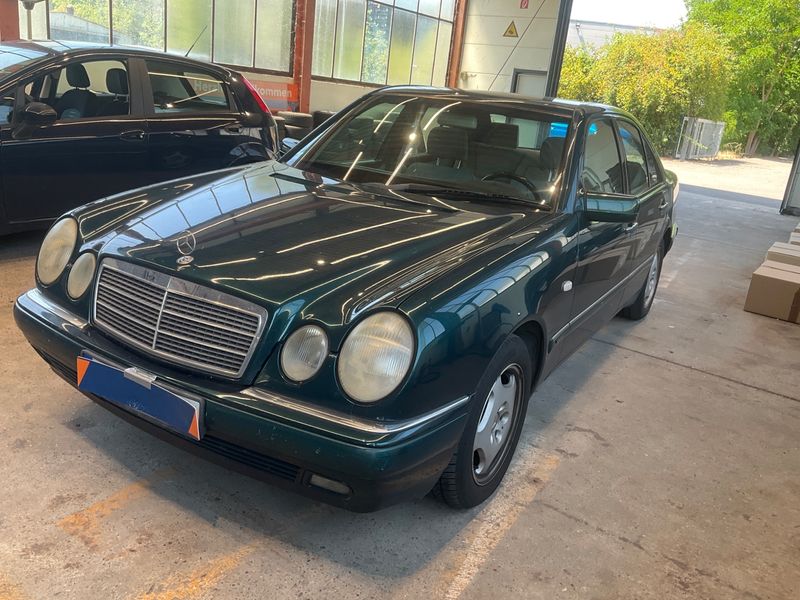 Mercedes-Benz E-Klasse E 240 Elegance 1998 – снимка 1