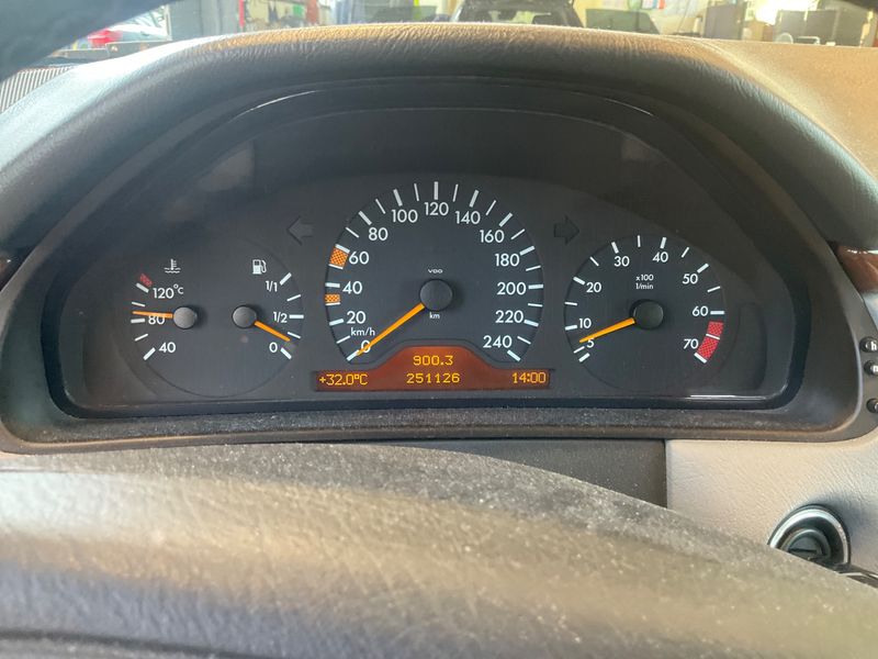 Mercedes-Benz E-Klasse E 240 Elegance 1998 – снимка 4