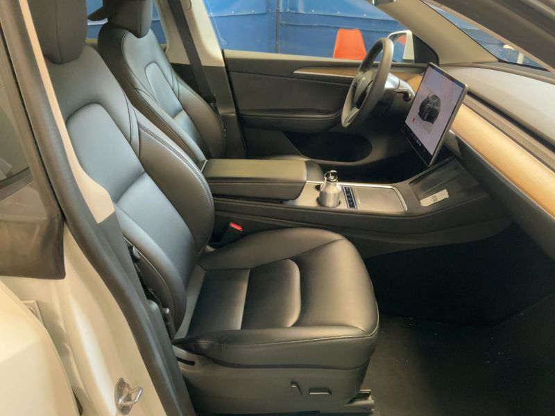 Tesla Model Y Standard Range 2022 – снимка 16