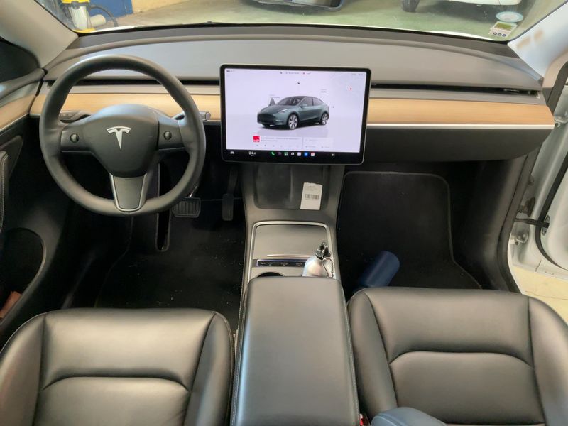 Tesla Model Y Standard Range 2022 – снимка 17