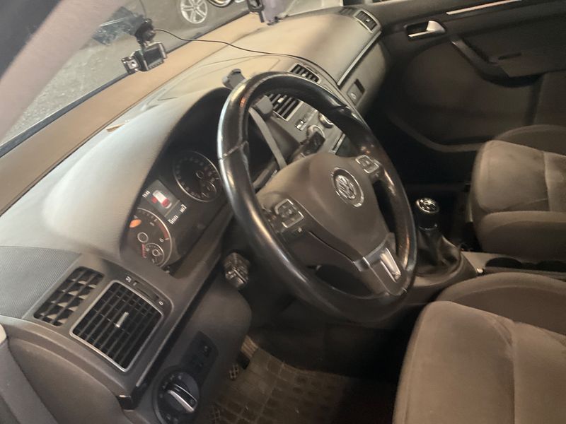 Volkswagen Touran 2.0 TDI Highline BlueMotion Tech 2015 – снимка 28
