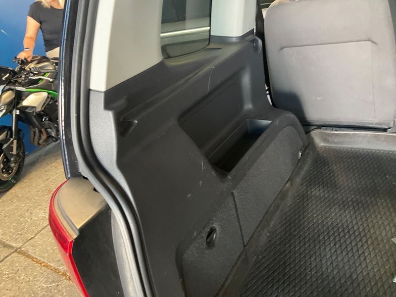 Volkswagen Touran 2.0 TDI Highline BlueMotion Tech 2015 – снимка 26
