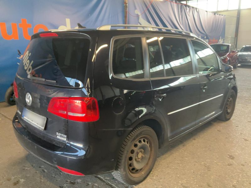 Volkswagen Touran 2.0 TDI Highline BlueMotion Tech 2015 – снимка 8