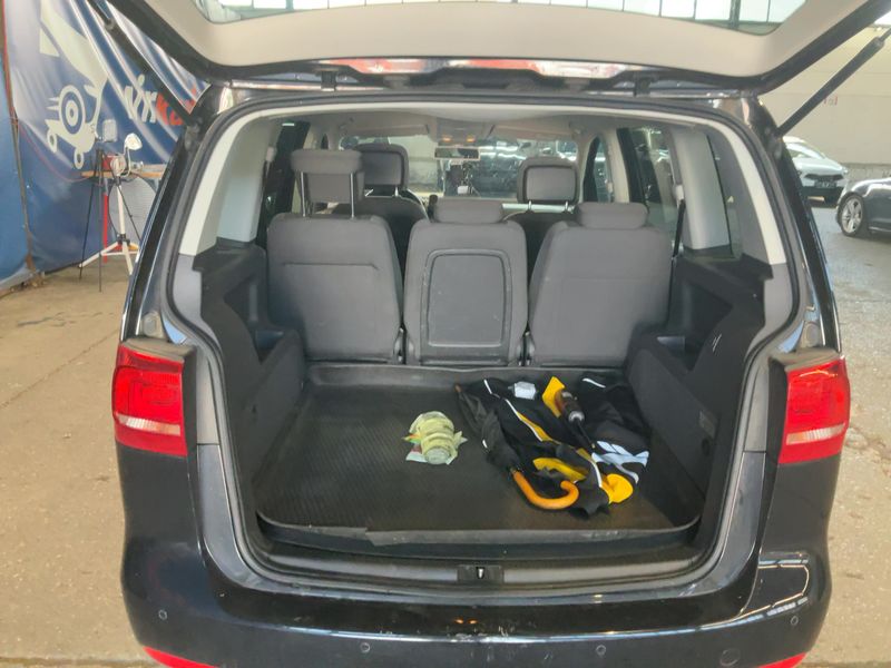 Volkswagen Touran 2.0 TDI Highline BlueMotion Tech 2015 – снимка 15
