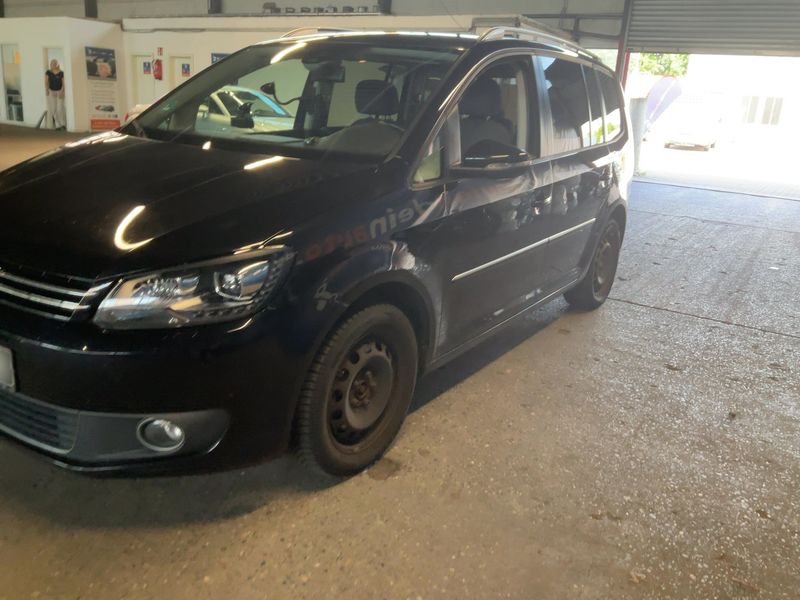 Volkswagen Touran 2.0 TDI Highline BlueMotion Tech 2015 – снимка 2