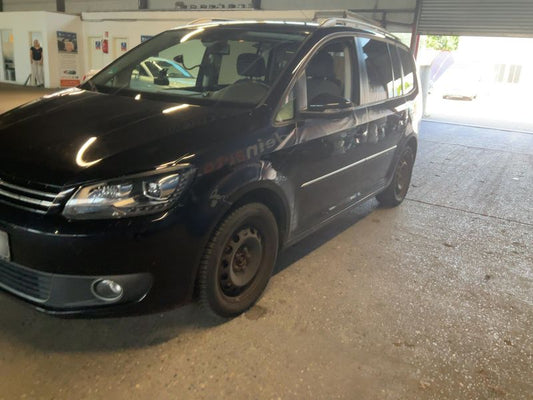 Volkswagen Touran 2.0 TDI Highline BlueMotion Tech 2015 – снимка 2