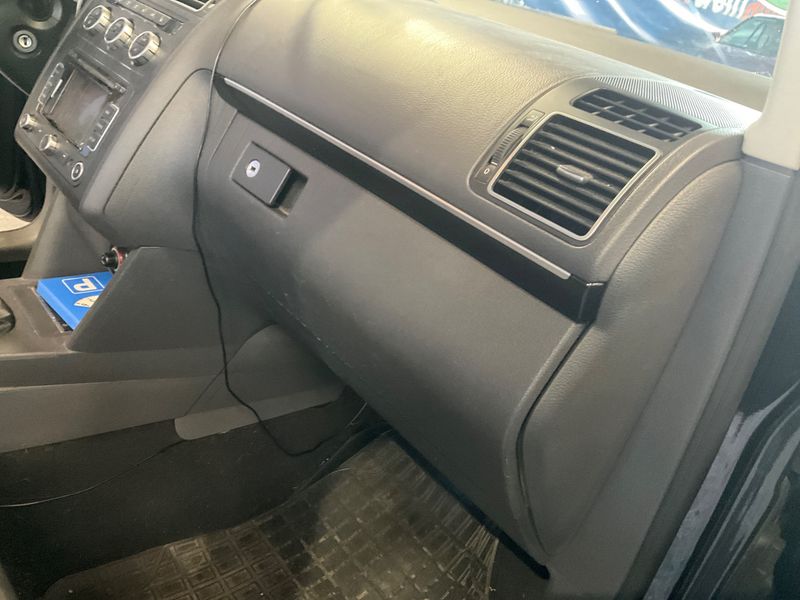 Volkswagen Touran 2.0 TDI Highline BlueMotion Tech 2015 – снимка 31