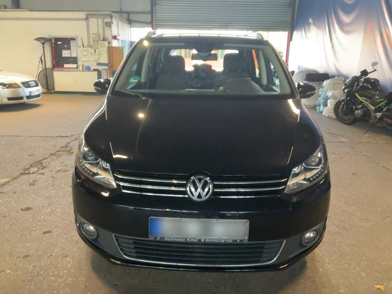 Volkswagen Touran 2.0 TDI Highline BlueMotion Tech 2015 – снимка 14