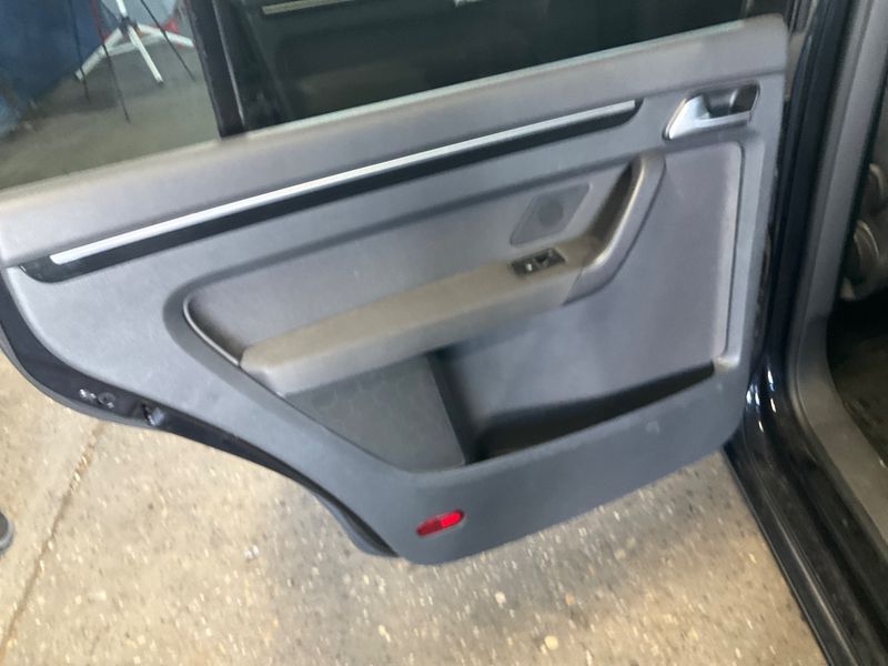 Volkswagen Touran 2.0 TDI Highline BlueMotion Tech 2015 – снимка 29