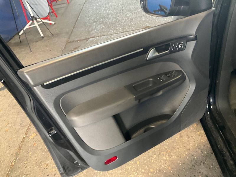 Volkswagen Touran 2.0 TDI Highline BlueMotion Tech 2015 – снимка 27