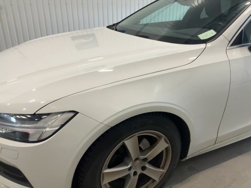Volvo V90 2.0 D4 Momentum AWD 2018 – снимка 2