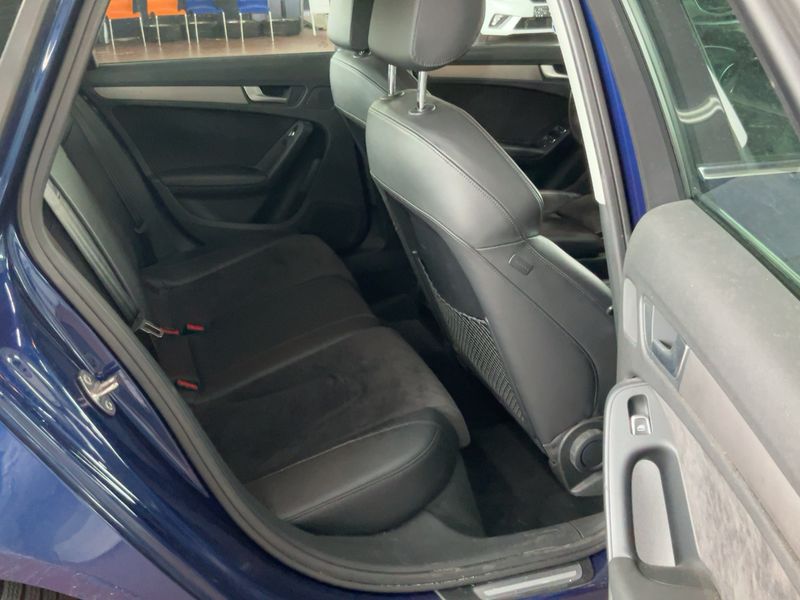 Audi A4 2.0 TDI Ambiente 2013 – снимка 19