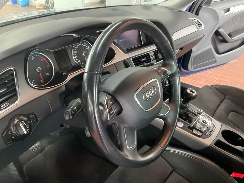 Audi A4 2.0 TDI Ambiente 2013 – снимка 29