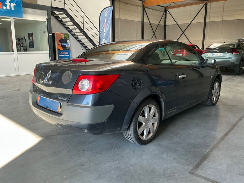 Renault Megane 2.0 Dynamique 2007 – снимка 2
