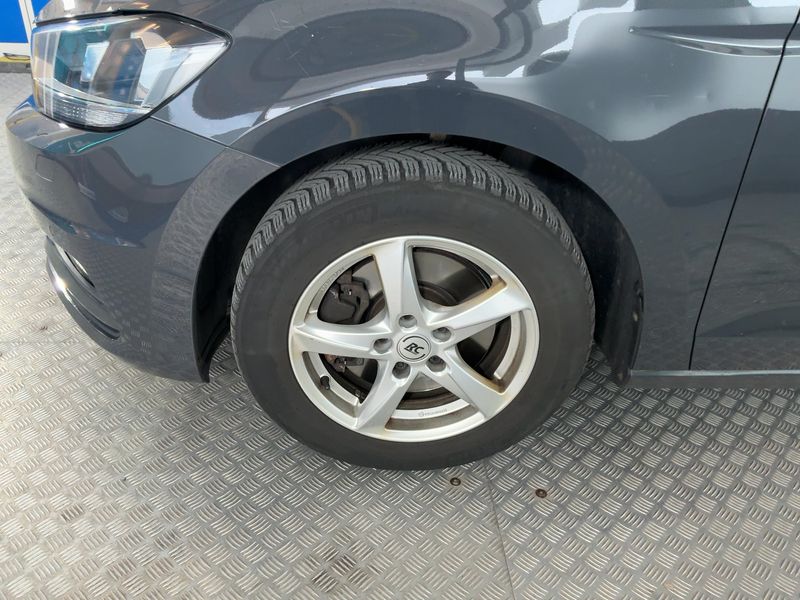 Volkswagen Touran 1.6 TDI Comfortline BlueMotion Tech 2018 – снимка 3