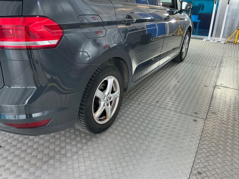 Volkswagen Touran 1.6 TDI Comfortline BlueMotion Tech 2018 – снимка 31