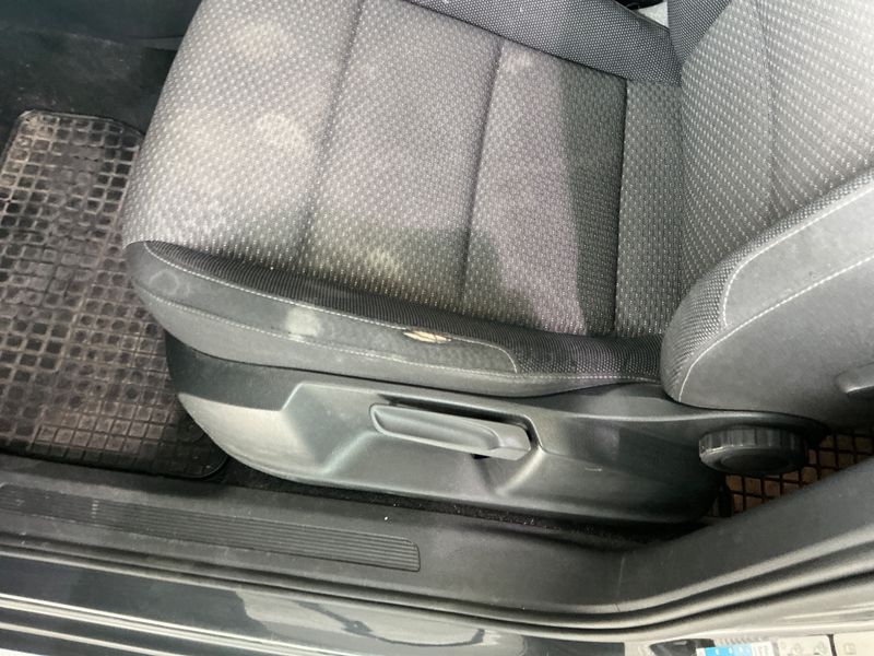 Volkswagen Touran 1.6 TDI Comfortline BlueMotion Tech 2018 – снимка 25
