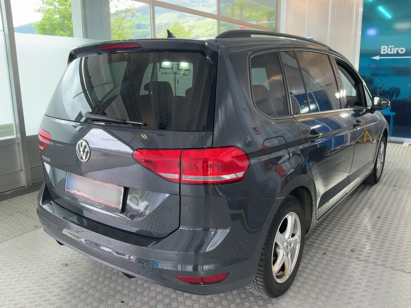 Volkswagen Touran 1.6 TDI Comfortline BlueMotion Tech 2018 – снимка 8