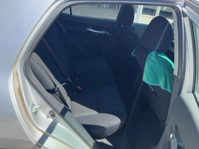 Toyota Auris 1.8 Hybrid Lounge 2012 – снимка 19