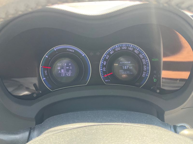 Toyota Auris 1.8 Hybrid Lounge 2012 – снимка 18