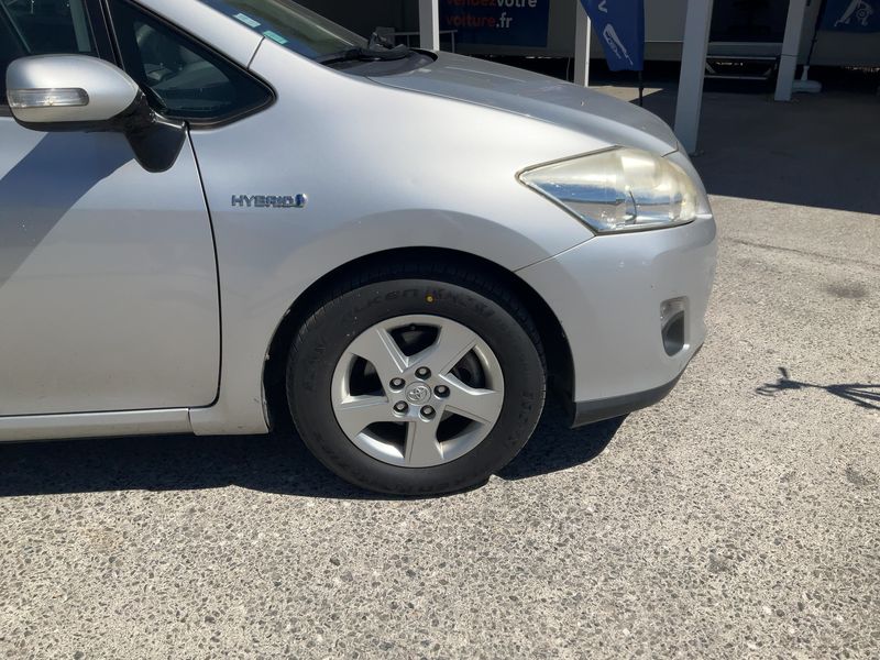 Toyota Auris 1.8 Hybrid Lounge 2012 – снимка 11