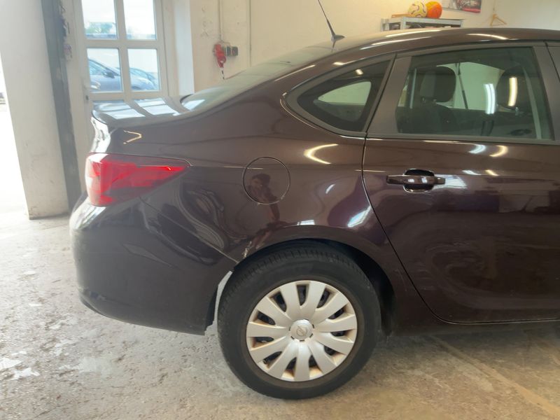 Opel Astra 1.6 Selection 2014 – снимка 8
