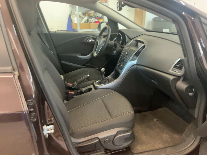 Opel Astra 1.6 Selection 2014 – снимка 16