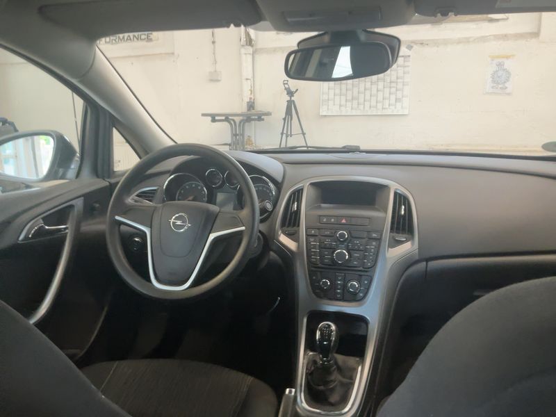 Opel Astra 1.6 Selection 2014 – снимка 17