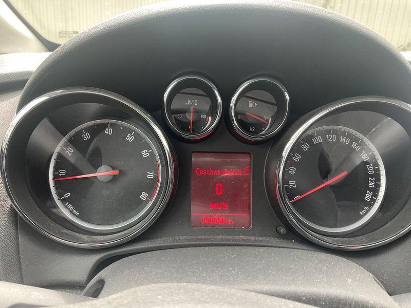 Opel Astra 1.6 Selection 2014 – снимка 18